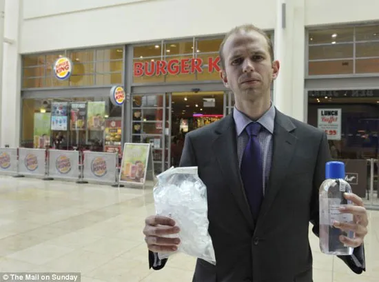 Mẫu đá lạnh và nước trong toilet được lấy từ một nhà hàng của Burger King ở London.