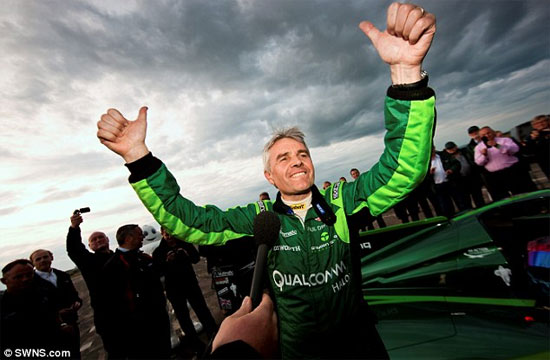 Cựu Bộ trưởng Anh Drayson sau khi xác lập kỷ lục mới