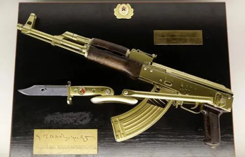 Loại súng Kalashnikov (AK47) bằng vàng