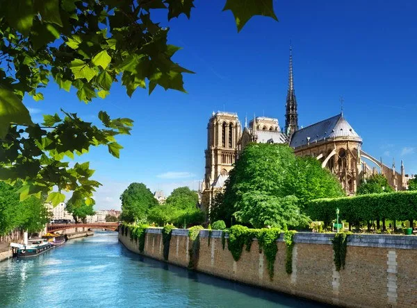 Paris, Pháp