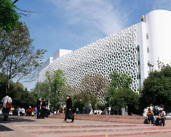 Mặt tiền tòa nhà có cấu trúc đặc biệt tại Mexico City