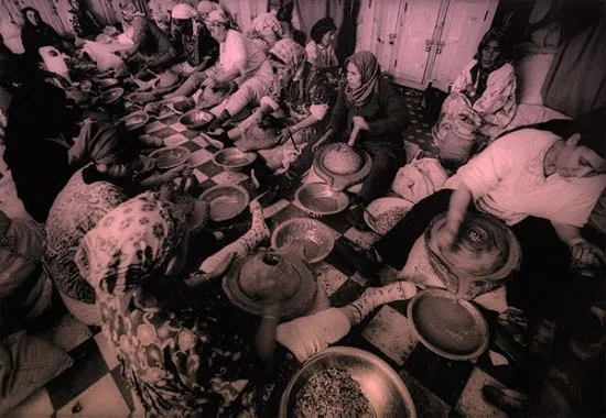 Công việc chiết xuất dầu Argan đã gắn liền với phụ nữ Berber trong nhiều thế kỷ