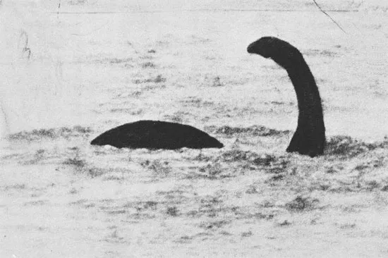 Hình ảnh được cho là quái vật hồ Loch Ness trước đó