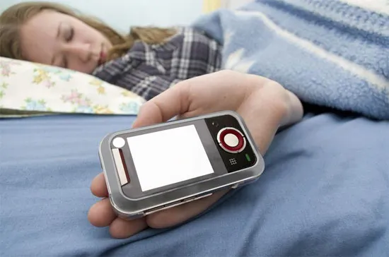 Mộng "nhắn tin" đang ám ảnh không ít người trong xã hội hiện đại