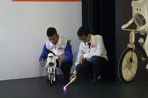 Robot đạp xe Mutara Boy