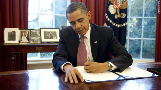 Ông Barack Obama là tổng thống Mỹ thứ ba thuận tay trái kể từ thời Ronald Reagan