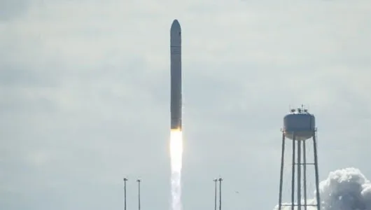 Tên lửa đẩy Antares mang theo tàu Cygnus rời bệ phóng tại Virginia (Mỹ) hôm 18/9 qua