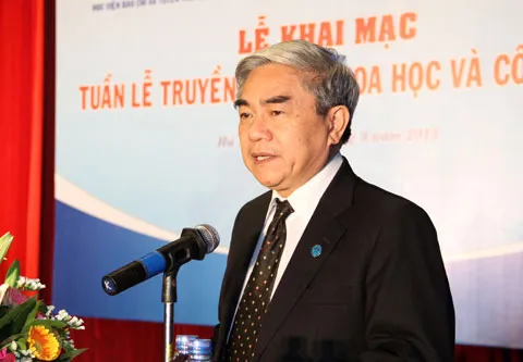 Bộ trưởng Nguyễn Quân nhấn mạnh tầm quan trọng của truyền thông khoa học