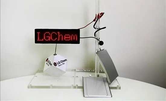 LG Chem giới thiệu pin Cable Battler, tiếp đến là pin cong và cuối cùng là pin bậc thang.
