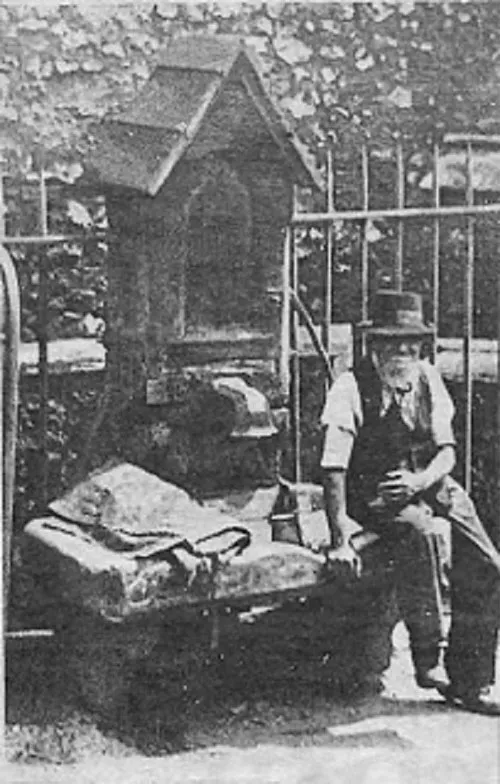 Thuê người trông mộ