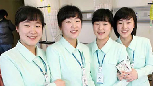 Các chị em nhà họ Hwang
