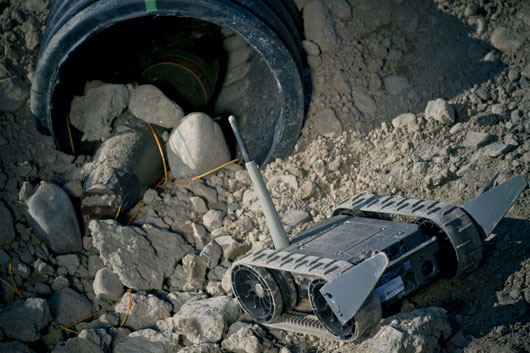 iRobot 110 FirstLook - robot thay thế con người làm những việc nguy hiểm