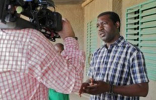 Nhà khoa học người Burkina Faso Abdoulaye Diabate.