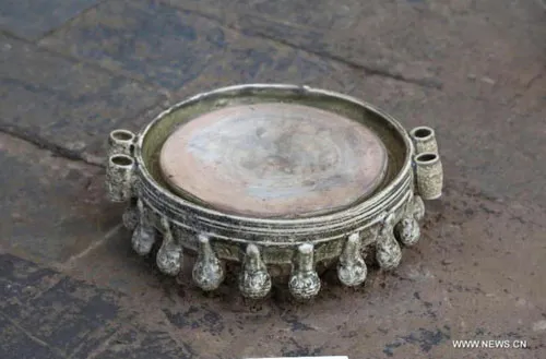 Dụng cụ mài mực viết từ thời nhà Tùy.