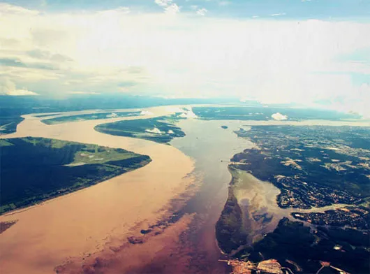 Sông Rio Negro và Rio Solimoes, Manaus, Brazil