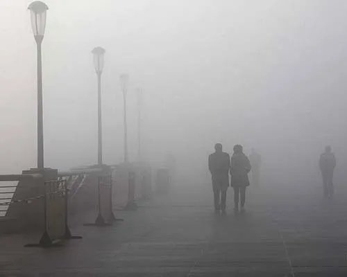 Người Trung Quốc bất đắc dĩ phải làm quen với cảnh tượng này, khi ô nhiễm không khí nghiêm trọng chưa có dấu hiệu giảm bớt