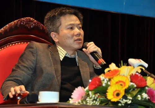 GS Ngô Bảo Châu dành một buổi chiều cho sinh viên ĐH Quốc gia trong chuyến về nước công tác