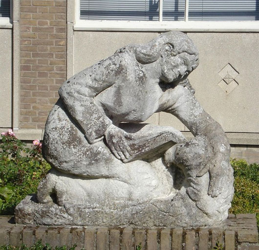 Maria Sibylla Merian - Một tác phẩm của điêu khắc gia Marcus Ravenswaaij được trưng bày ở Hà Lan