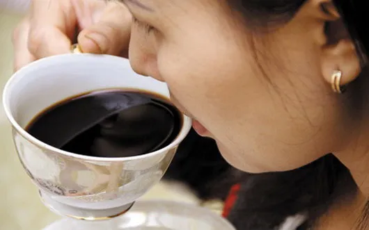 Không nên lạm dụng các chất kích thích như trà, cà phê.