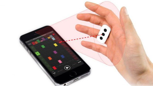 iRing có thể dễ dàng thực hiện các hiệu ứng âm nhạc mà không cần chạm vào iPhone