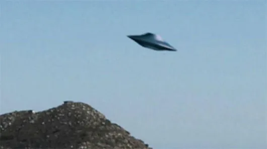 Đức: Hủy chuyến bay vì UFO