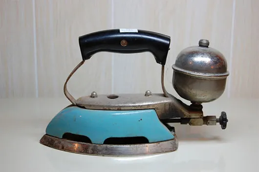Bàn ủi làm nóng bằng gas