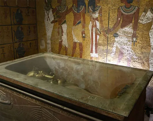 Xác ướp pharaoh Tutankhamun và lời nguyền chết chóc