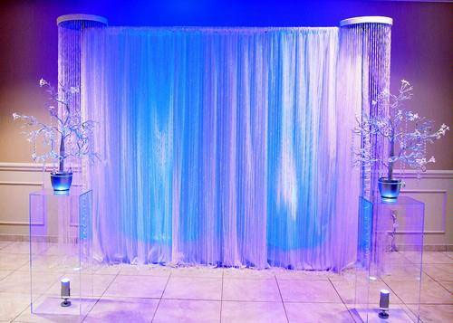 Màn cửa thông minh tự đóng hoặc mở bằng ánh sáng