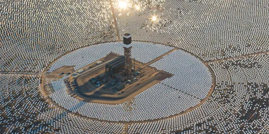 Một góc nhà máy điện mặt trời Ivanpah tại California, nước Mỹ.