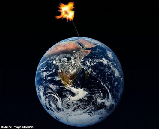 Các chuyên gia lo ngại, thử nghiệm với máy RHIC sau nâng cấp có thể tạo ra một phản ứng chuỗi và biến đổi mọi thứ thành vật chất kỳ lạ, dẫn tới sự hủy diệt mọi sự sống trên Trái đất.