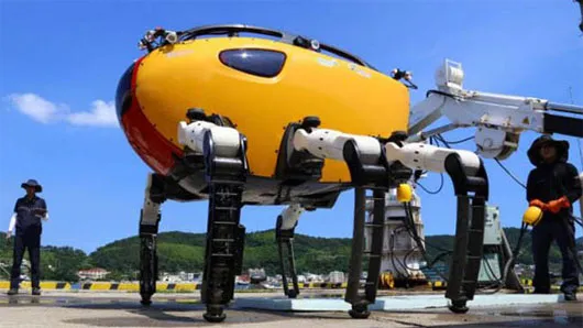 Các nhà khoa học Hàn Quốc ra mắt robot cua khổng lồ, có khả năng lặn sâu nhất thế giới