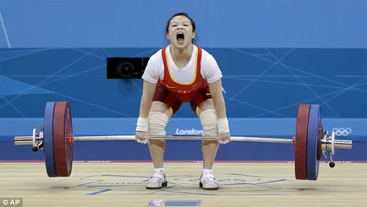 Tại sao chúng ta "la hét" khi tập thể thao?