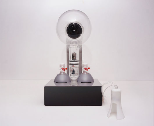 The Illusion of Life: Thiết bị tương tác giữa người và máy móc