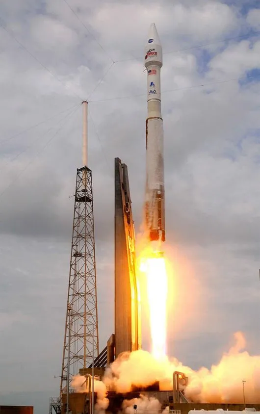 Tên lửa Falcon 9 rời khỏi bệ phóng mang theo khoang chứa hàng và vật liệu Dragon CRS3 lên ISS