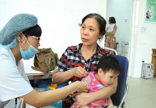 Tiêm vắc xin sởi đủ liều, đúng độ tuổi là cách tốt nhất phòng bệnh sởi