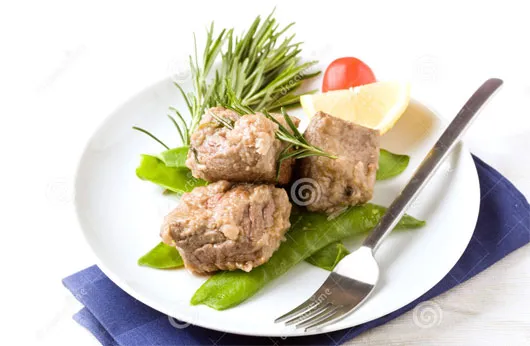 Thịt bò và hương thảo
