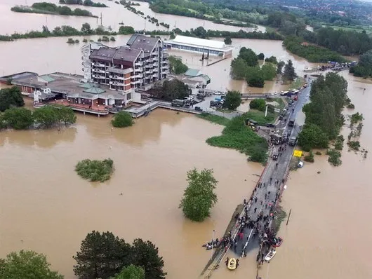 Cảnh ngập lụt ở Obrenovac, cách thủ đô Belgrade, Serbia khoảng 40km ngày 18/5