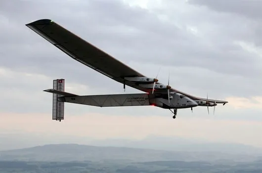 Máy bay chạy bằng năng lượng Mặt Trời Solar Impulse 2 tại căn cứ ở Thụy Sỹ