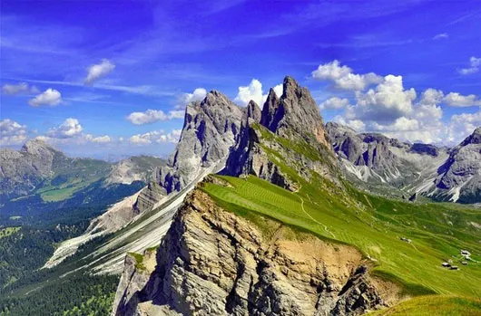 Núi Dolomites