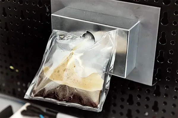 Nguyên mẫu thử nghiệm chiếc máy pha cafe ISSpresso trước khi đưa lên ISS.