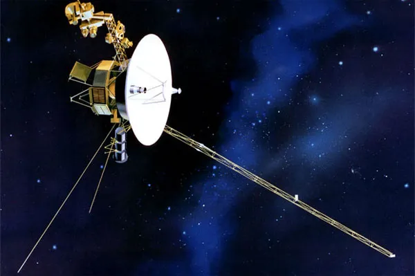 Hình minh họa phi thuyền Voyager 1 của NASA trong vũ trụ