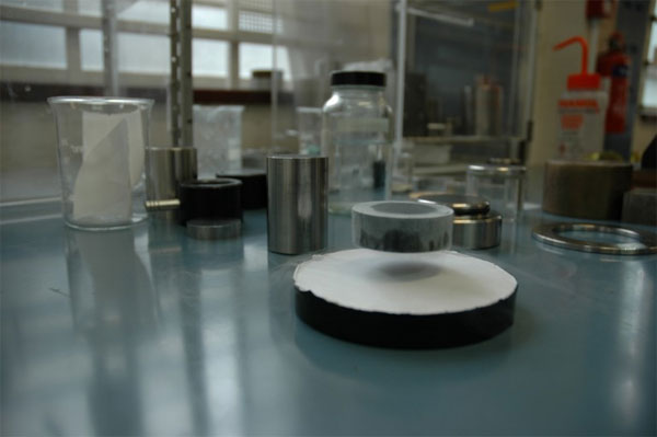 Phát triển vật liệu siêu dẫn hướng đến ứng dụng thương mại