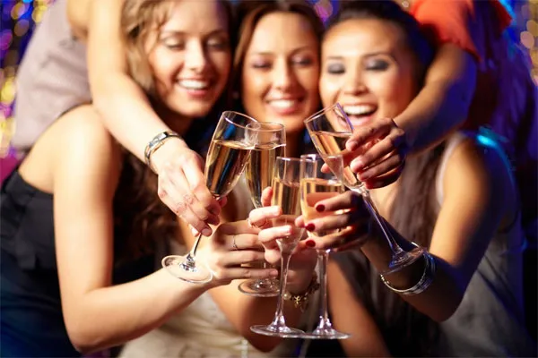 Xã hội đang lan truyền nhận thức không lành mạnh về thói quen uống bia rượu