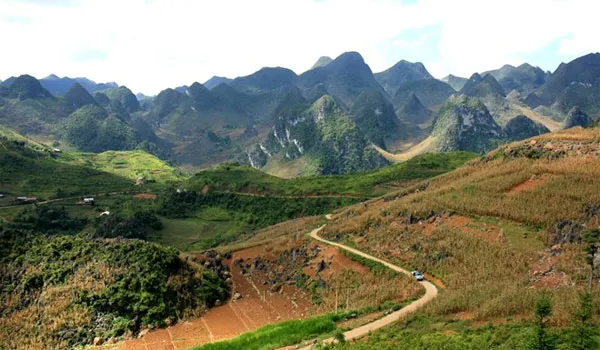 Một góc cao nguyên đá Đồng Văn (Hà Giang)