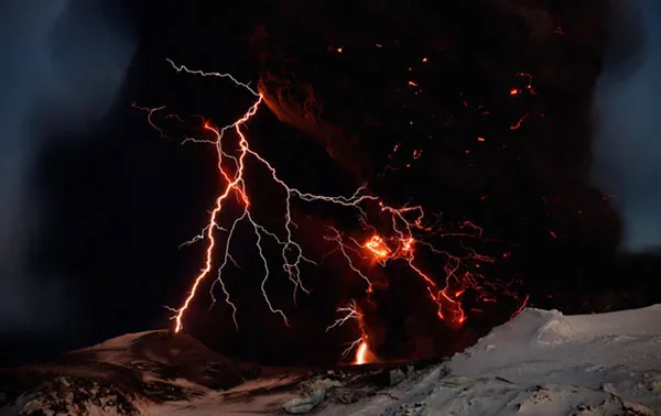 Ảnh chụp vụ phun trào núi lửa Eyjafjallajökull vào ngày 17/4/2010