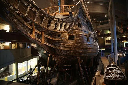 Tàu The Vasa của Thụy Điển bị chìm trong chuyến đi đầu tiên vào năm 1628. Nó được phát hiện vào những năm 1950 trong tình trạng còn khá nguyên vẹn.