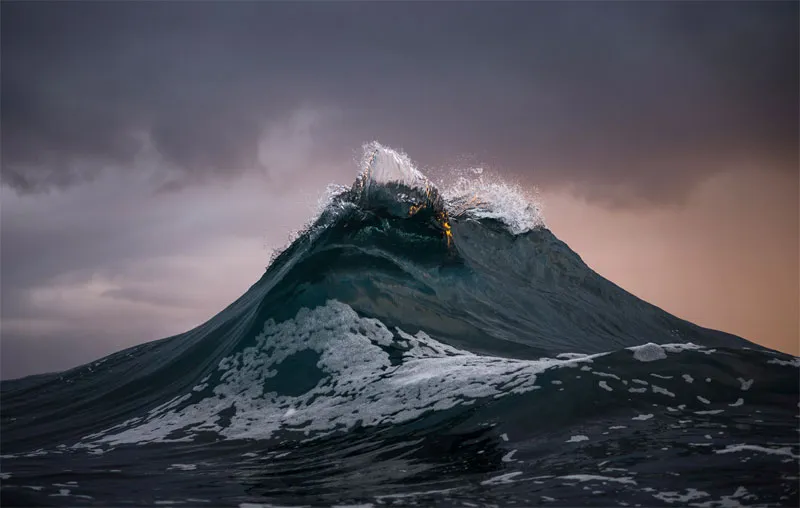 Bức ảnh mang tên "núi trắng xóa" đạt giải nhất chuyên đề chụp ảnh phong cảnh của Ray Collins, Thirroul, Australia.