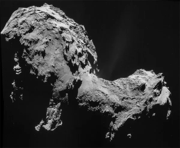 Hình ảnh sao chổi 67P/Churyumov-Gerasimenko do tàu Rosetta chụp lại