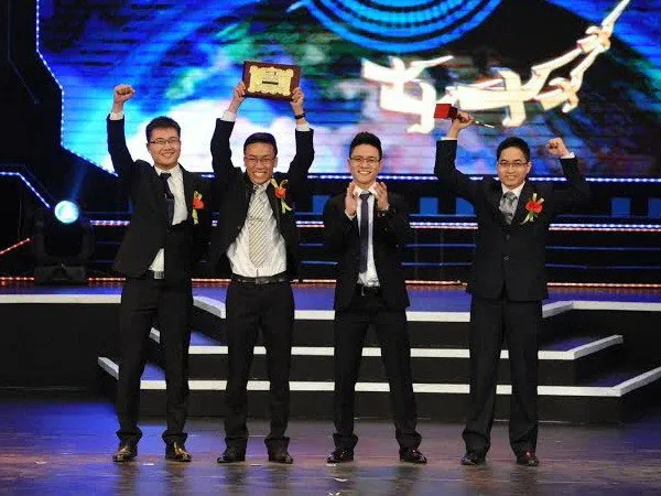 Lễ trao giải thưởng Nhân tài Đất Việt năm 2013.