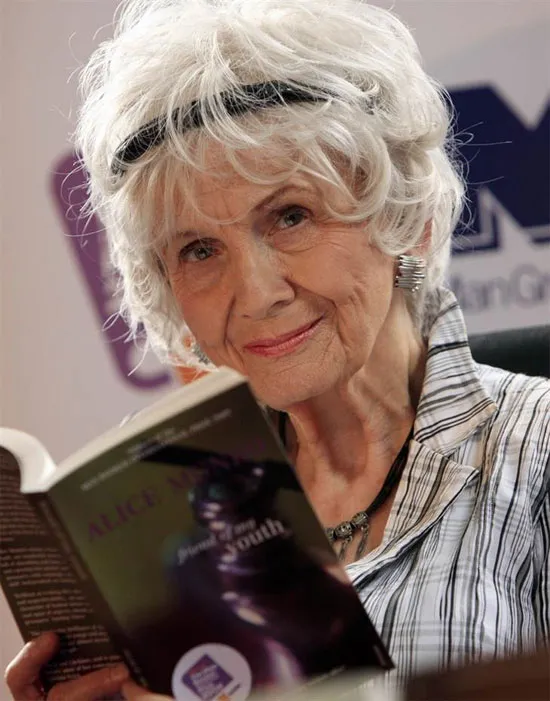 Nữ tác gia người Canada chuyên viết truyện ngắn Alice Munro (82 tuổi) đã giành được giải thưởng Nobel Văn học 2013